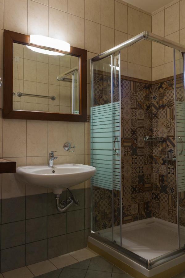 Akrolimnion Hotel Ioannina Ngoại thất bức ảnh
